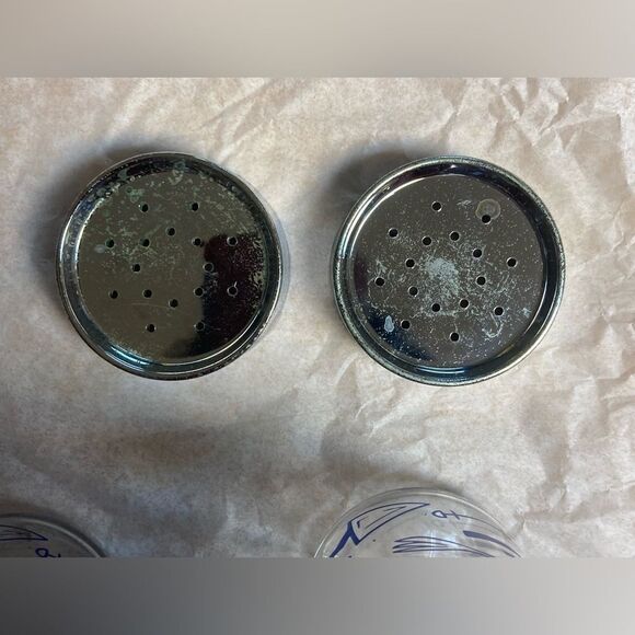 Vintage Kitchen Utensil Pattern Blue Lidded Glass Jars Shaker Spices - Picture 10 of 13